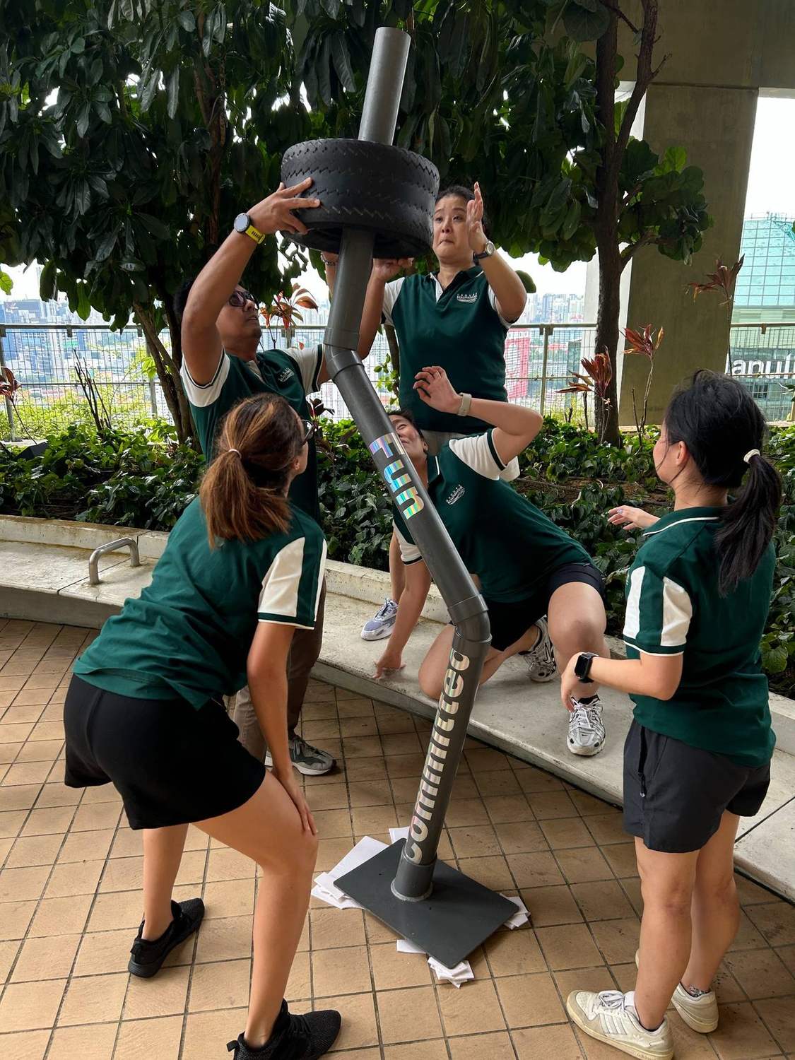 Giant's Finger team building activity