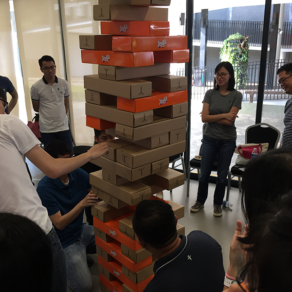 Scale-Greater-Heights-With-Jenga-XXL